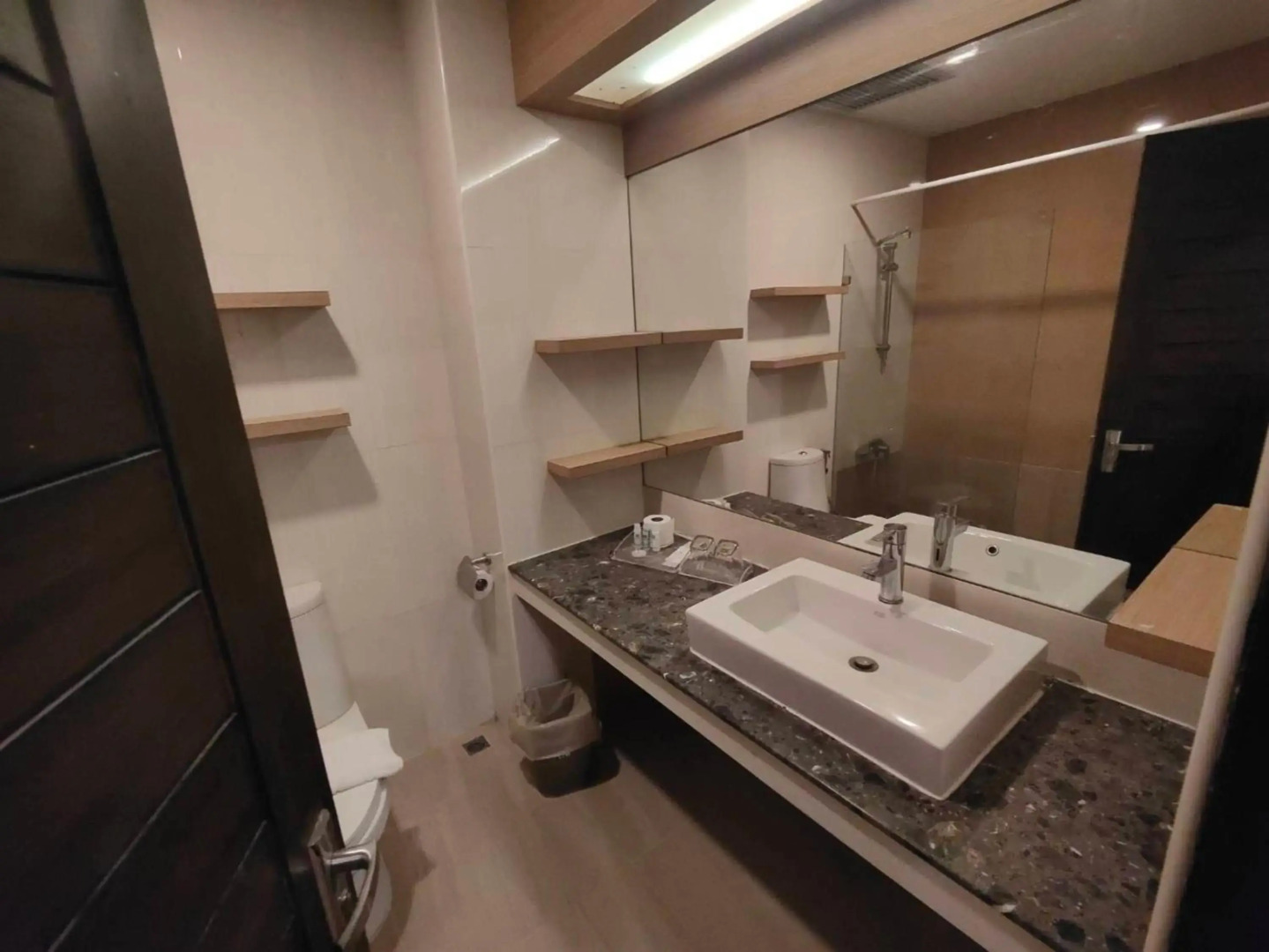 Crystal Suites Suvarnabhumi Airport