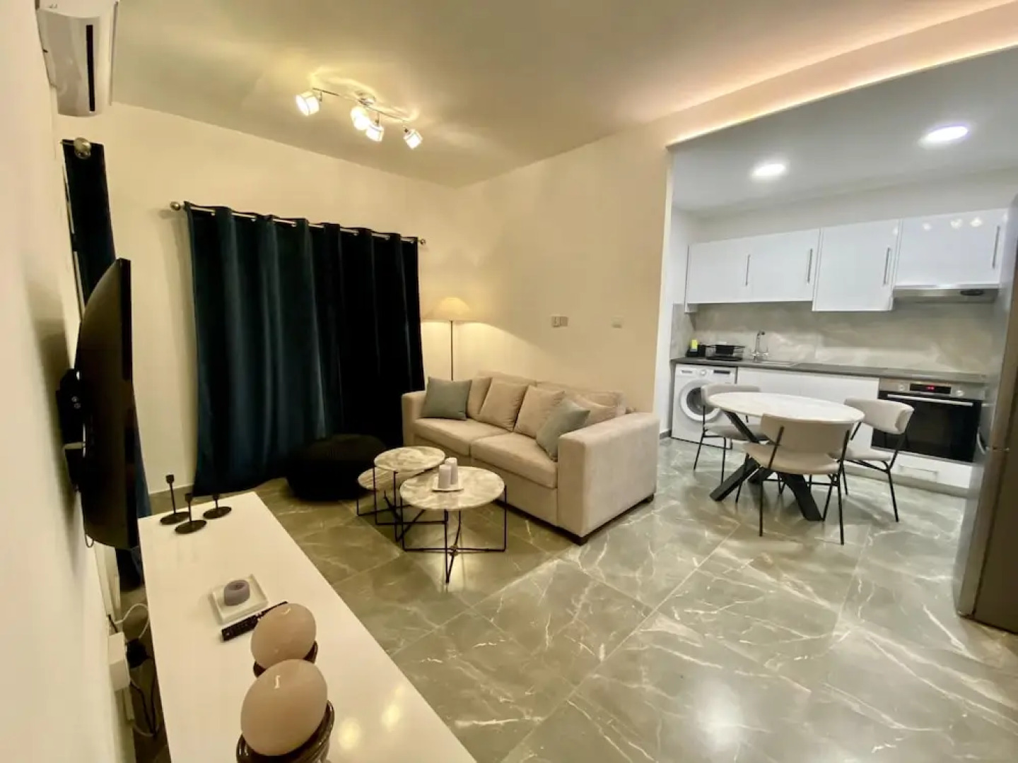 White Arches Sea View Apt No 2