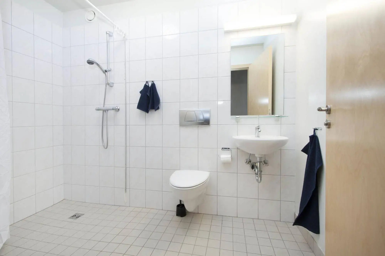 Golden Circle Apartments