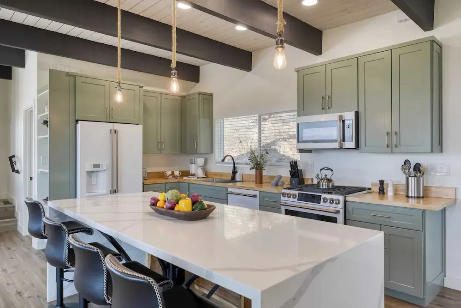 Panoramic Views, Private Pool, Patio Lounge w/ Firepit Royal Palm by Avantstay