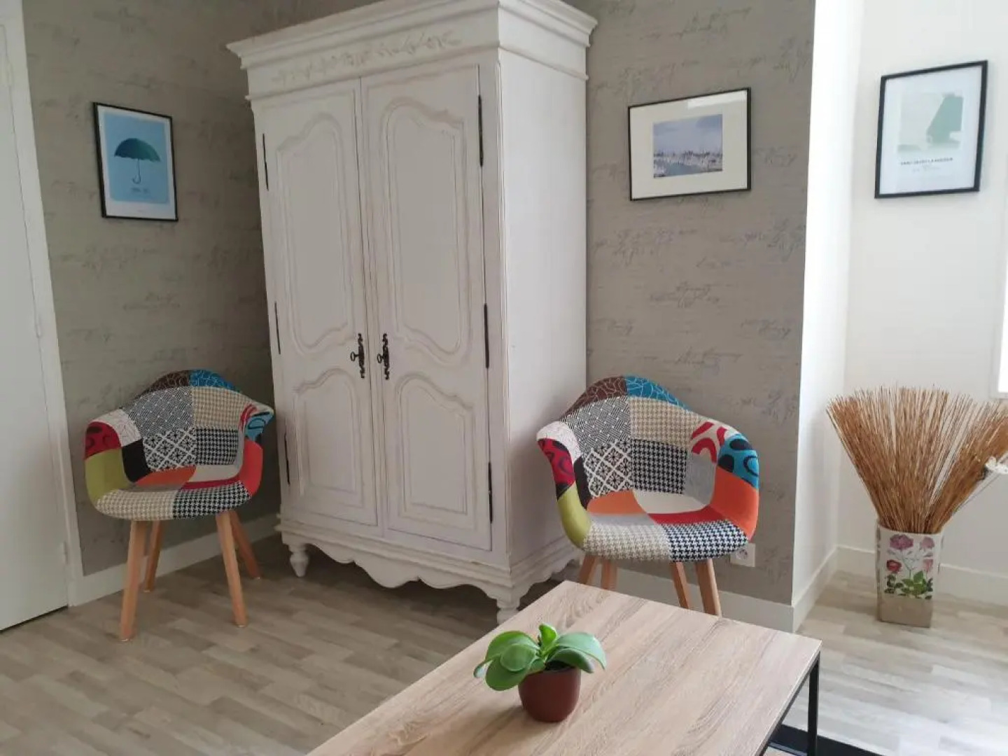 Les Gravelots (Adults Only)