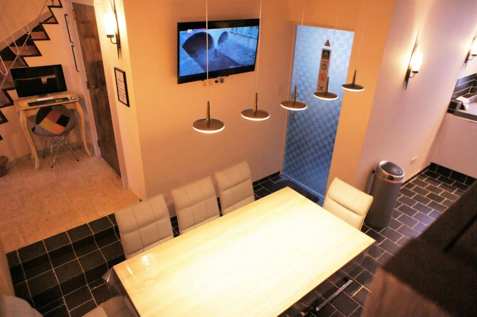 J and R Brussels City Apartment