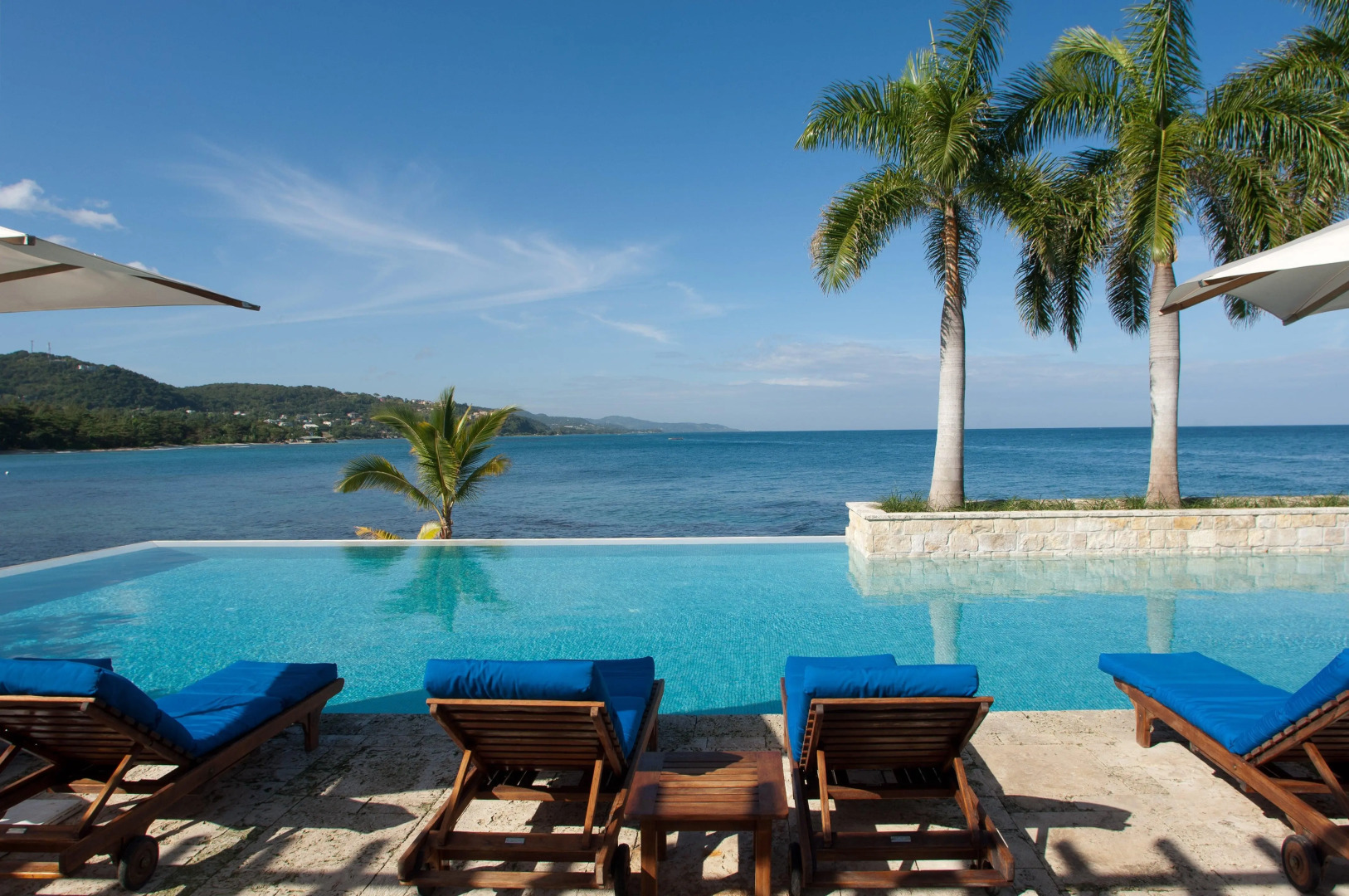 Round Hill Hotel And Villas