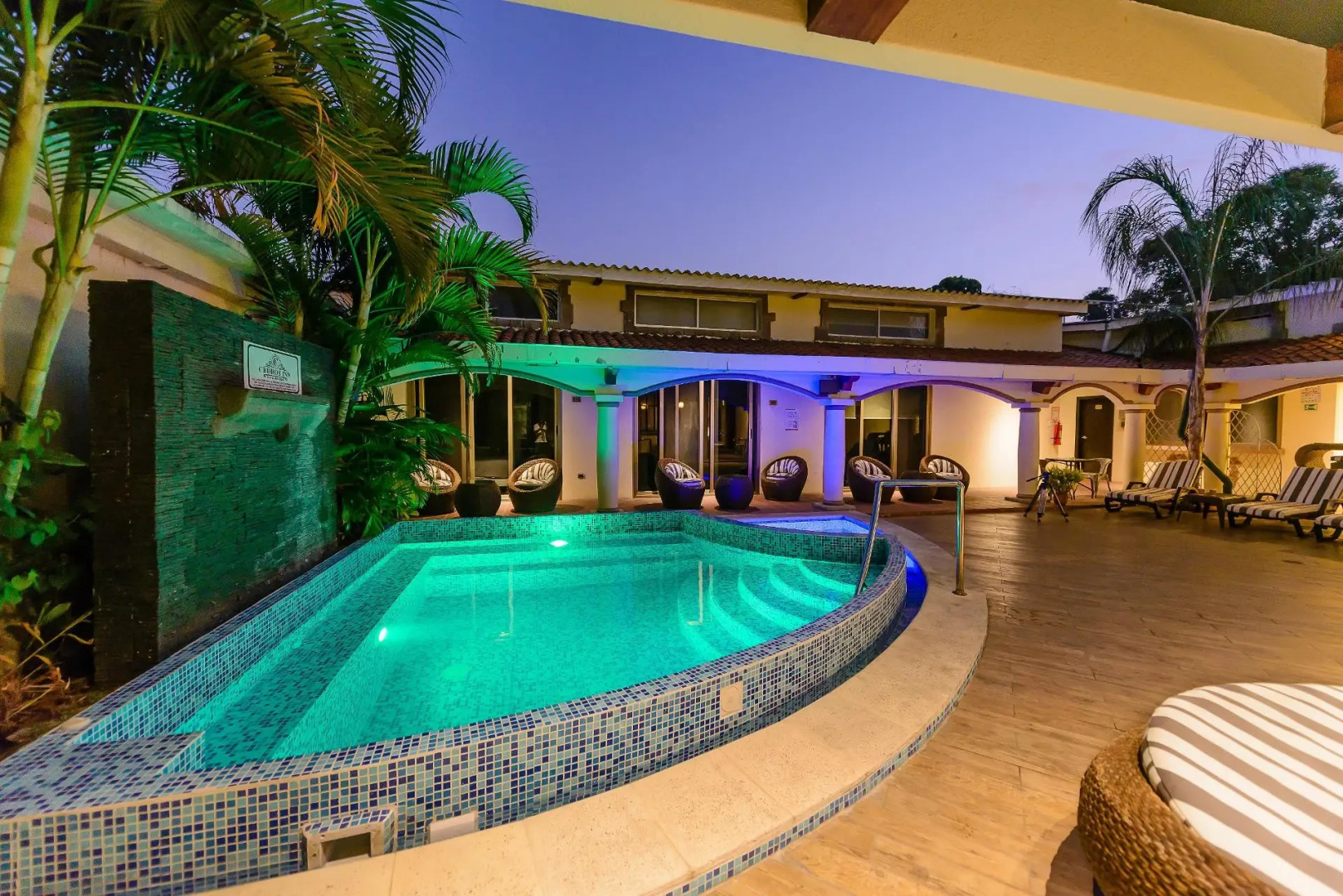 Cedros Inn Boutique Hotel