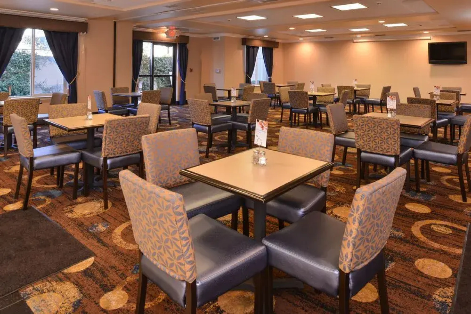 Holiday Inn Express & Suites Lathrop
