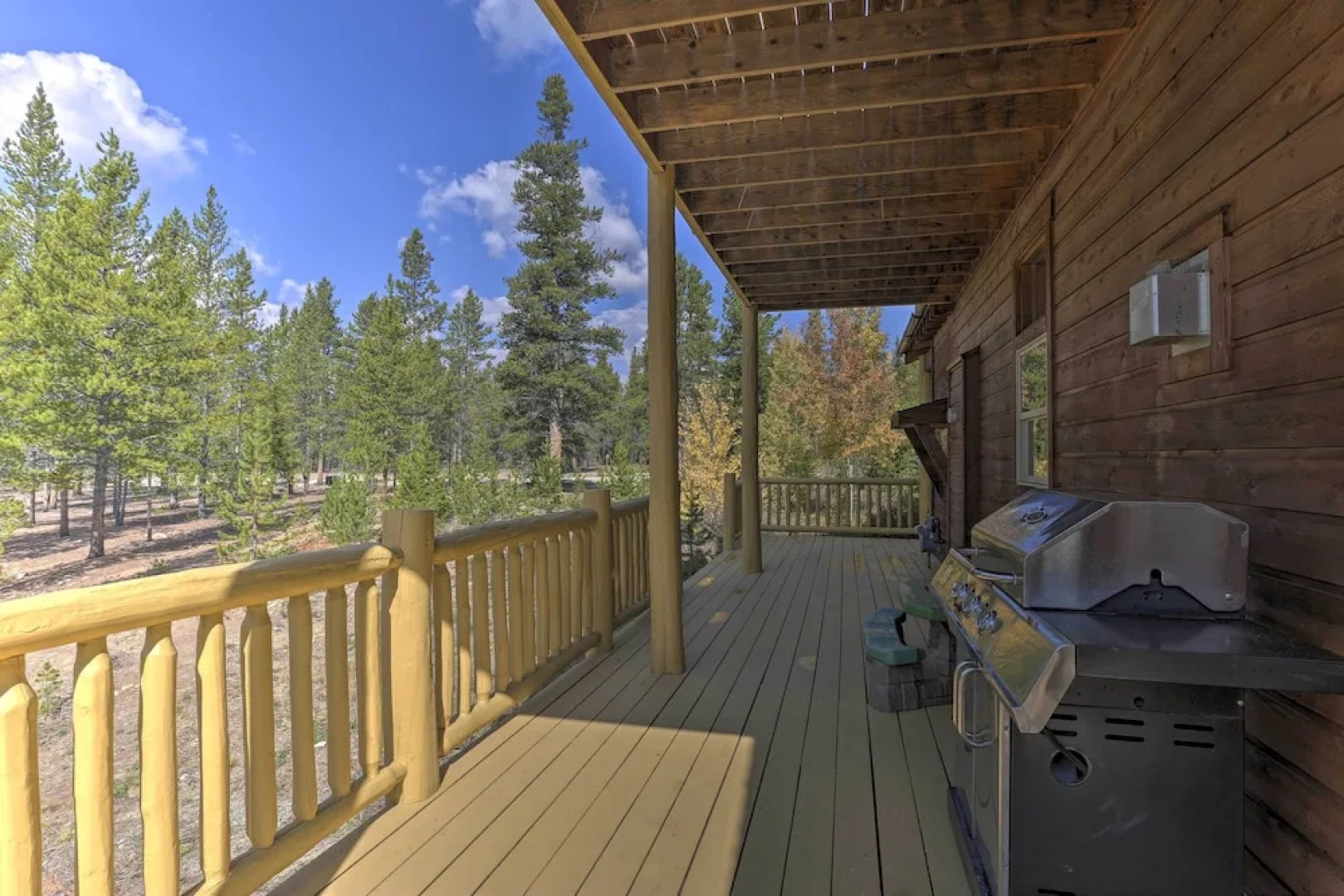 'rocky Bear Lodge' on 2 Acres Near Turquoise Lake