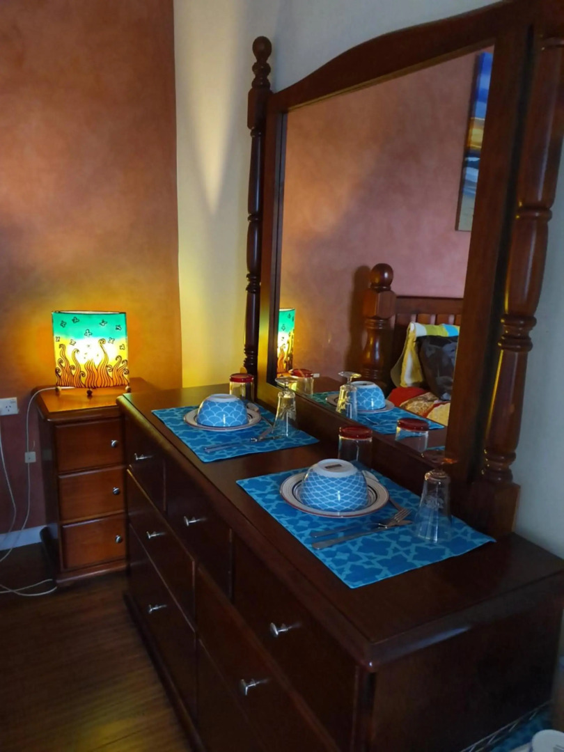 JUST-4-YOU! amazing sea views, WIFI, fullly air-conditioned, king bed