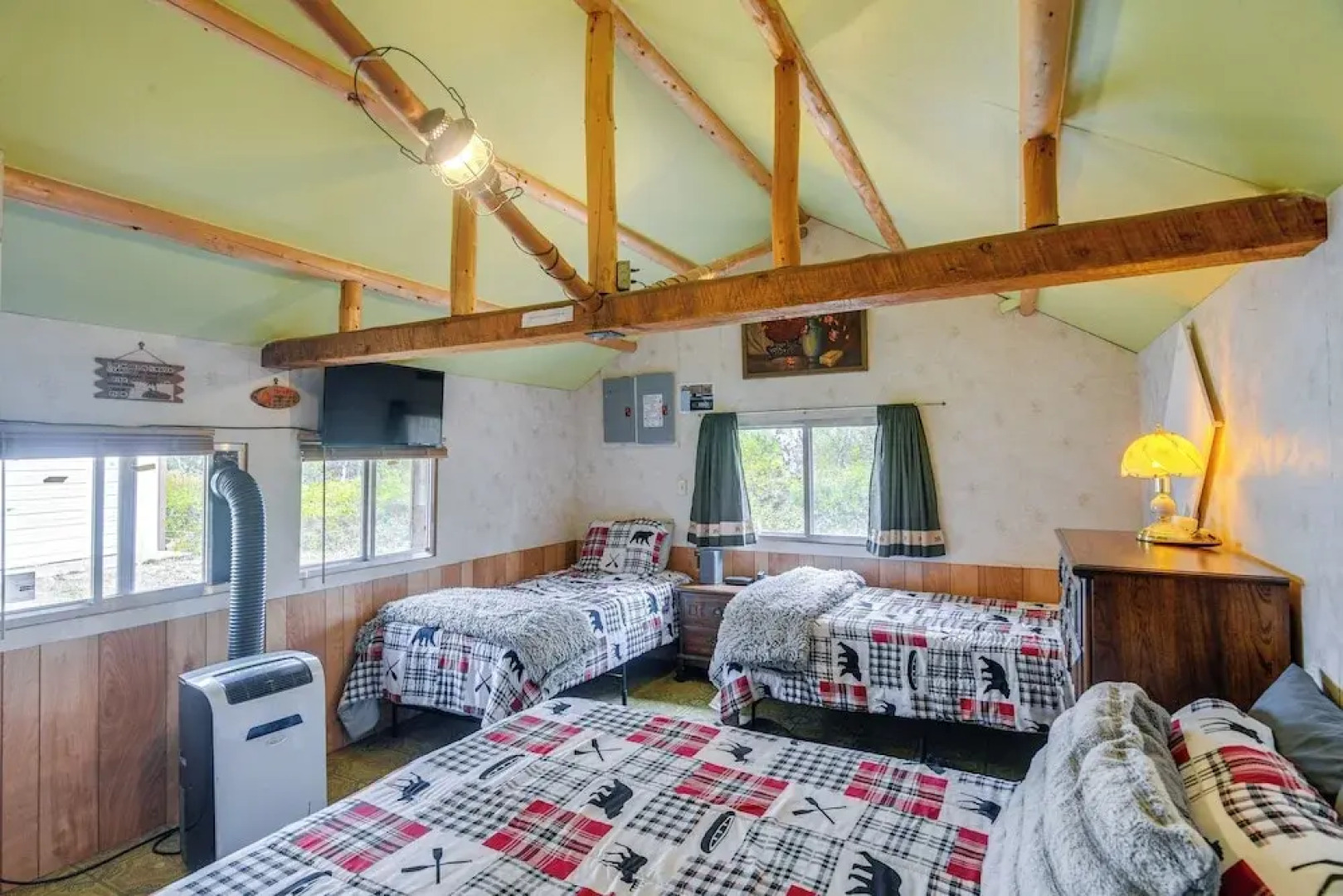 'grandpa's Cabin' ~ 30 Miles to Yellowstone!