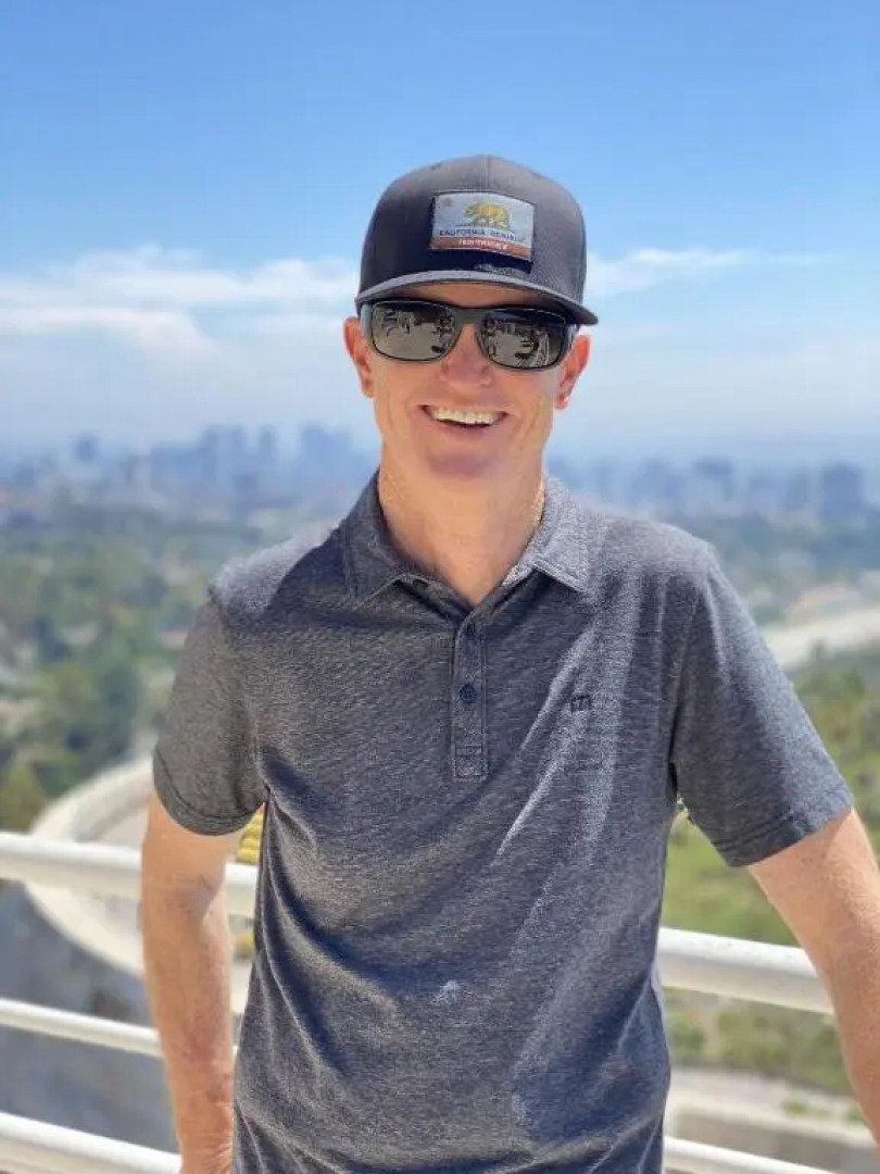 Historic Lakeview Cabin, Beautiful View, 2 Level, 1400 sqft, Dogs, Walk to Village