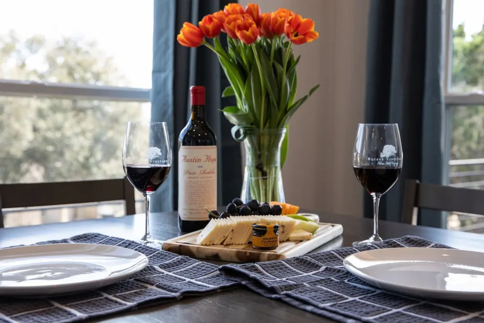 Stunning Lake Home W/pool-beach-gym-boat Access