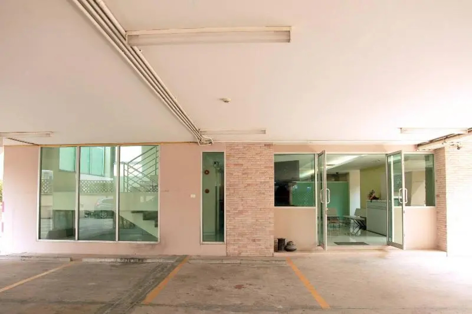 OYO 274 Meesook Residence