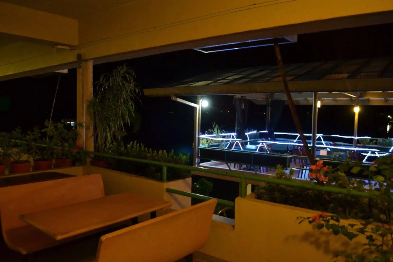 West Plaza Hotel by the Sea