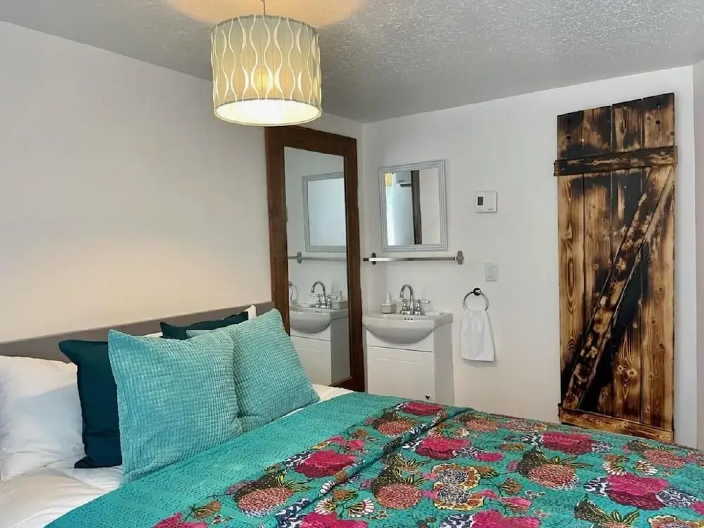 Jaune Hôtel Boutique