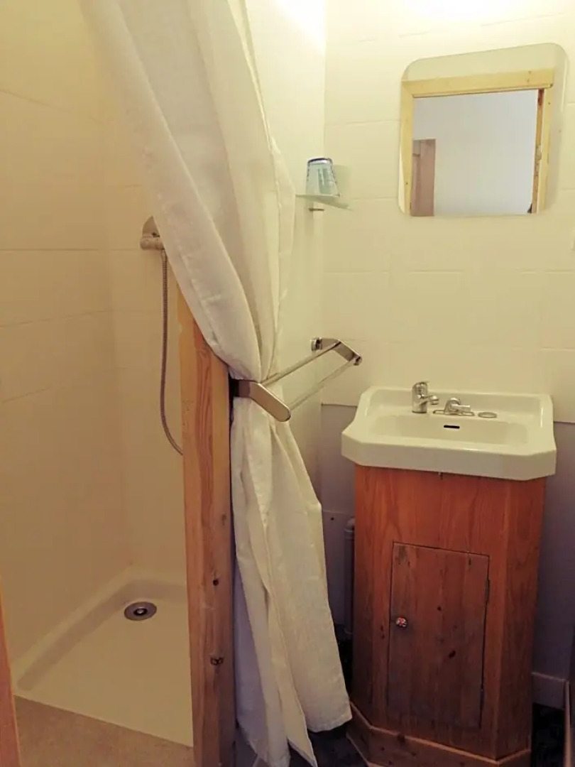 File dans ta chambre !