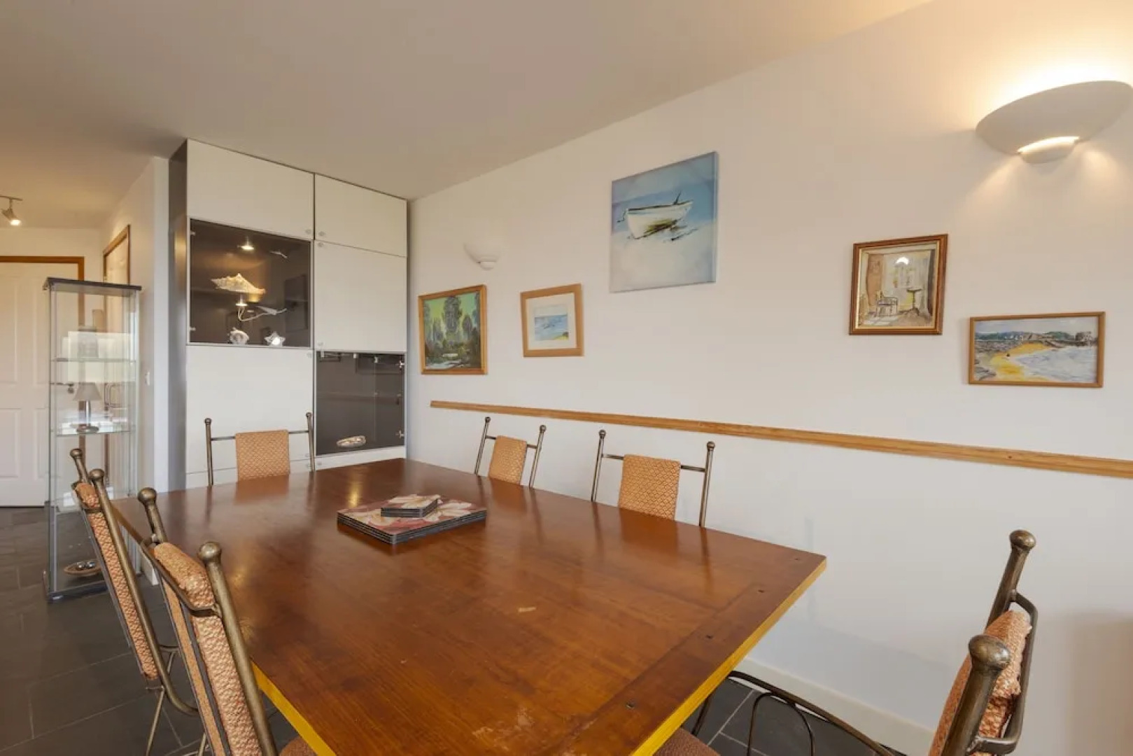 White Lodge Apartment