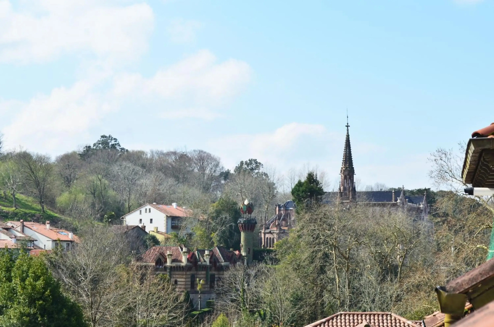 Apartamento El Corro: con parking en pleno centro de Comillas