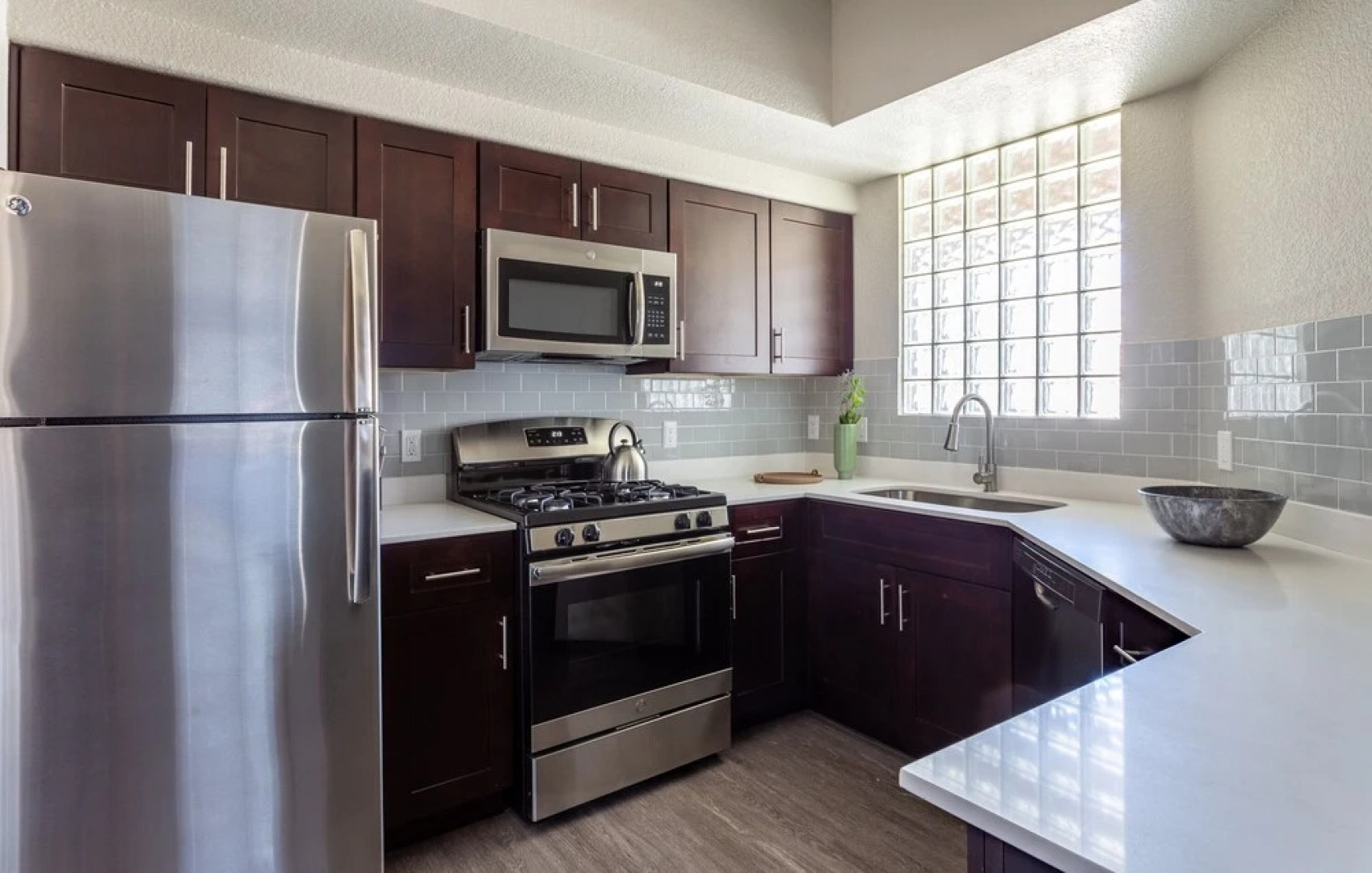 Domio Tempe Hip 2BR Balcony