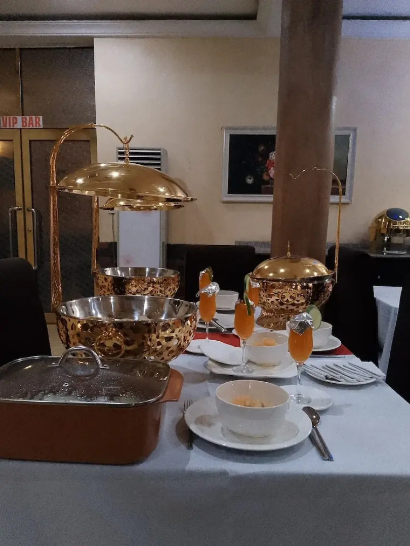 Ice Grand Hotel & Suites