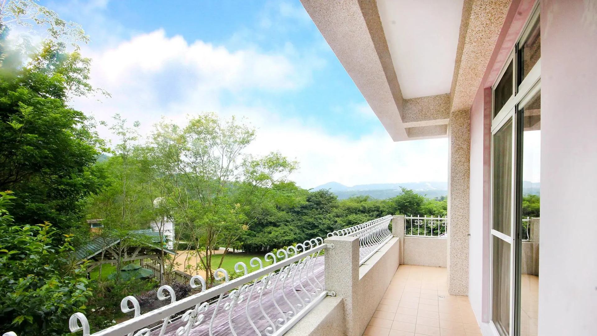 Bear Meets Moose B&B