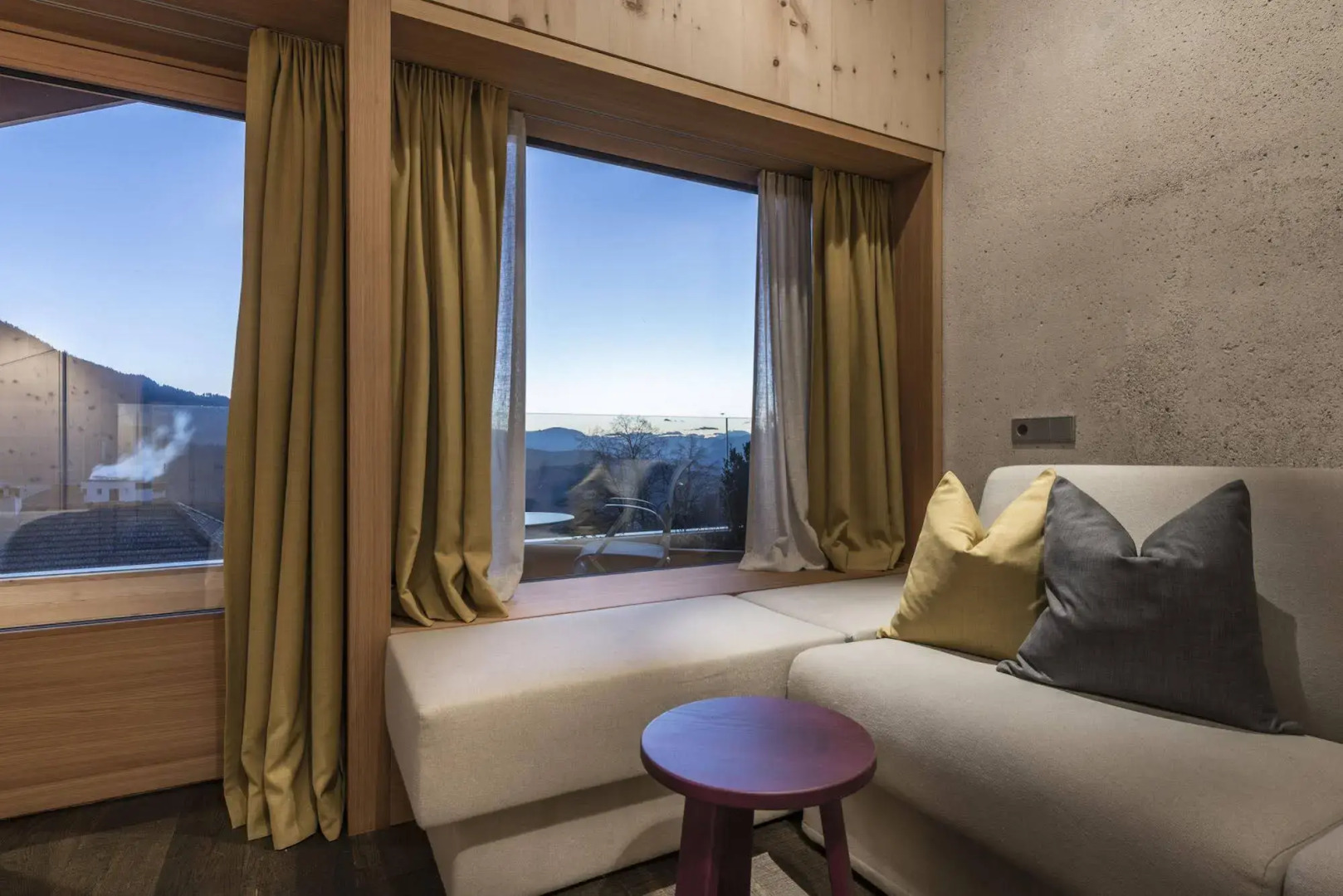 La Paula Apartments & Suites