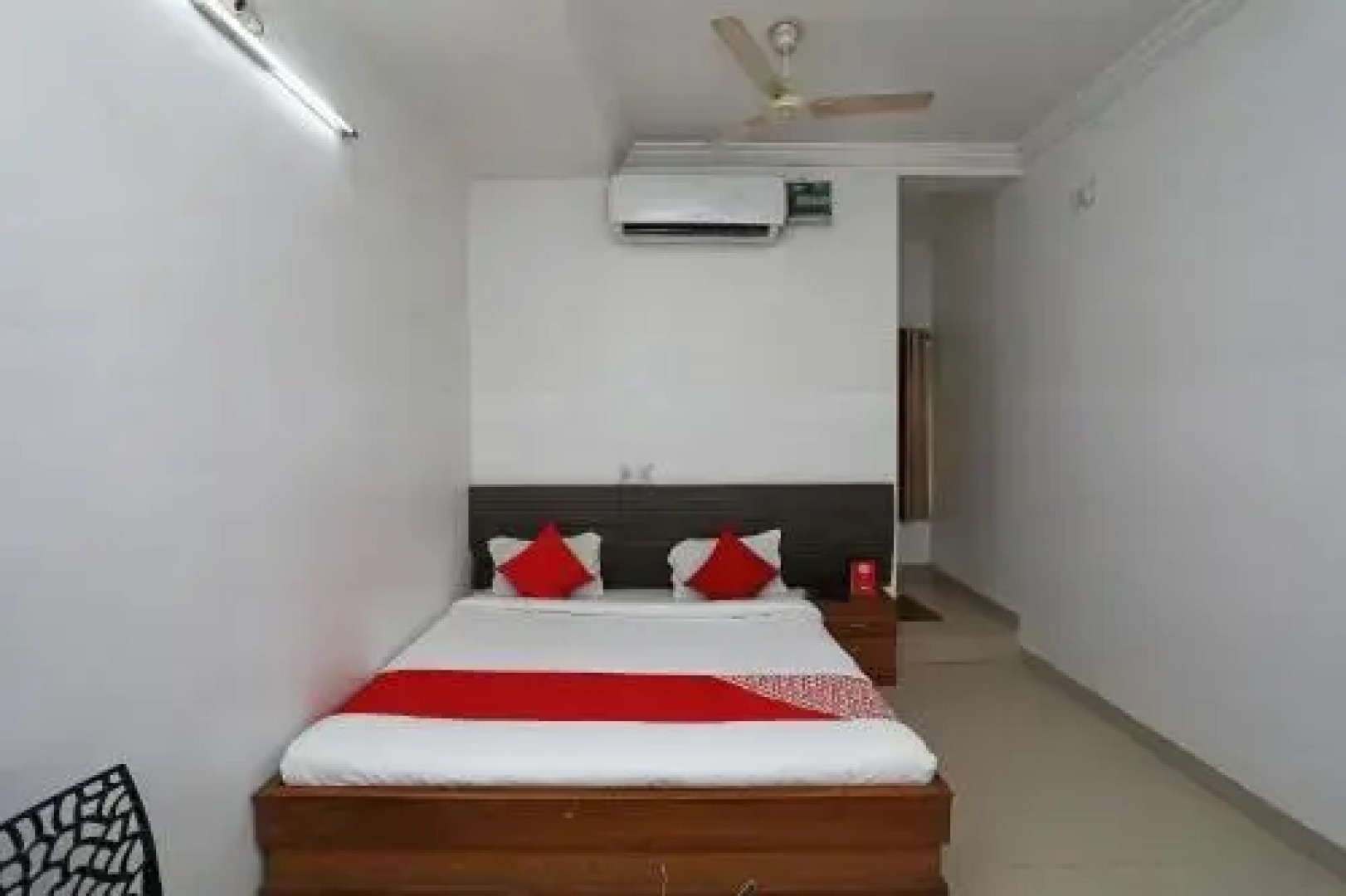 Hotel Yuvraj by OYO Room