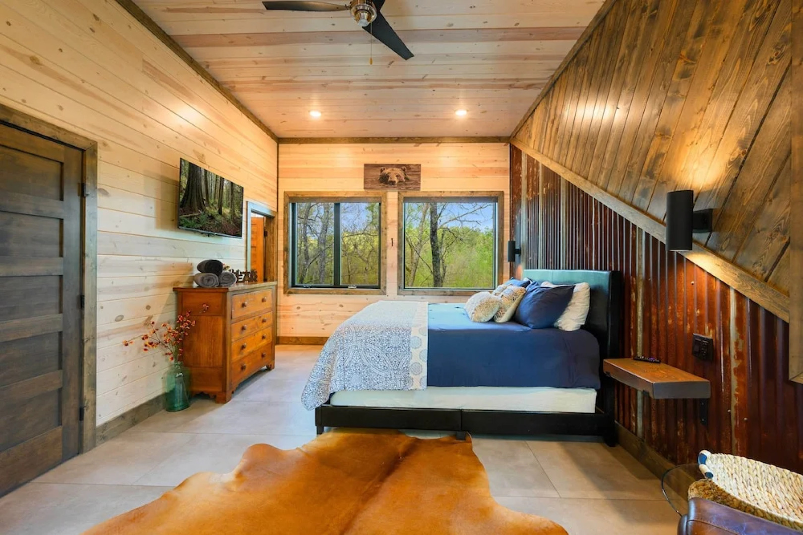 Secluded Creekside Cabin w/ Hot Tub & Fire Pit!