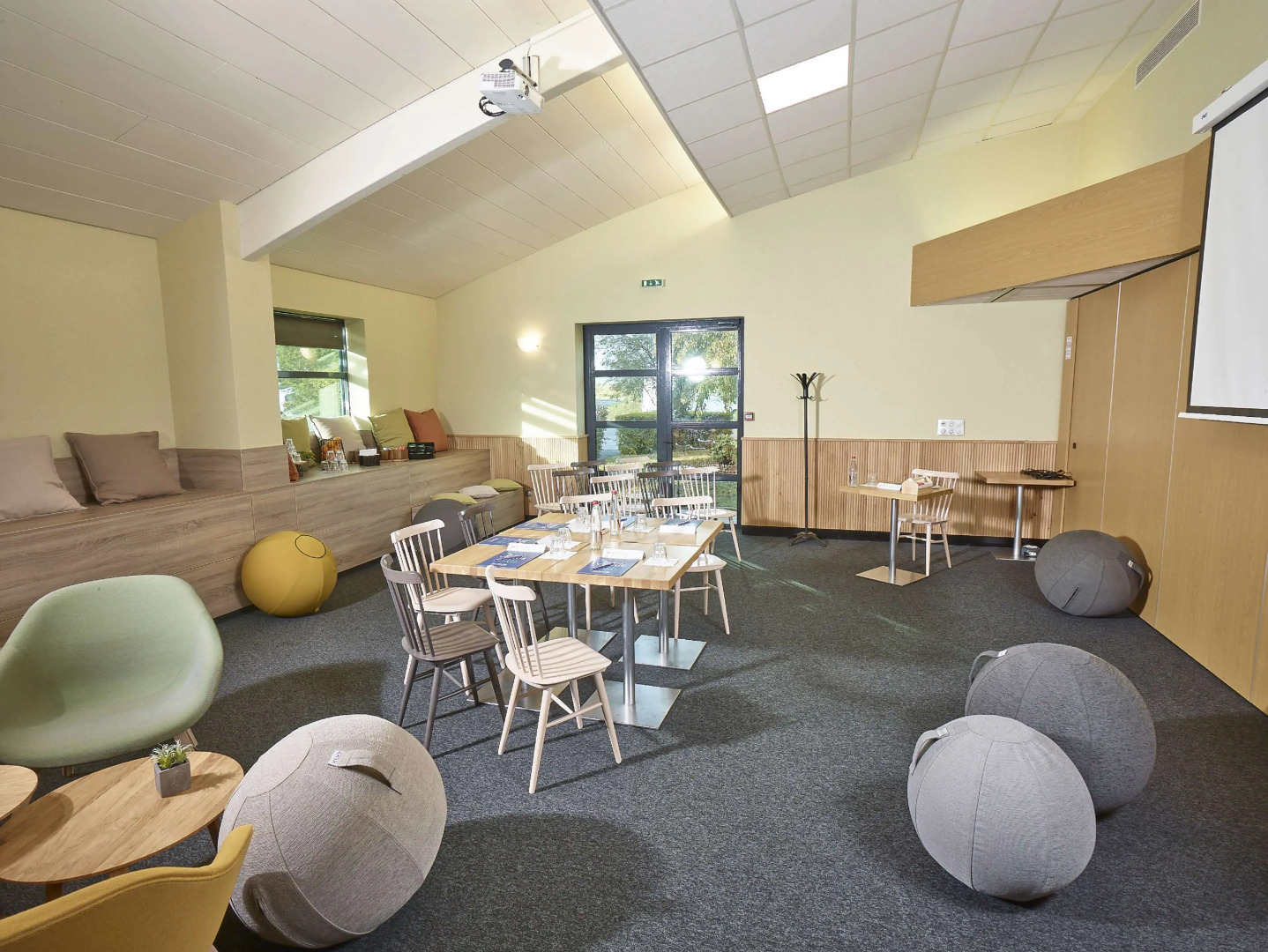 Campanile Poitiers - Site du Futuroscope