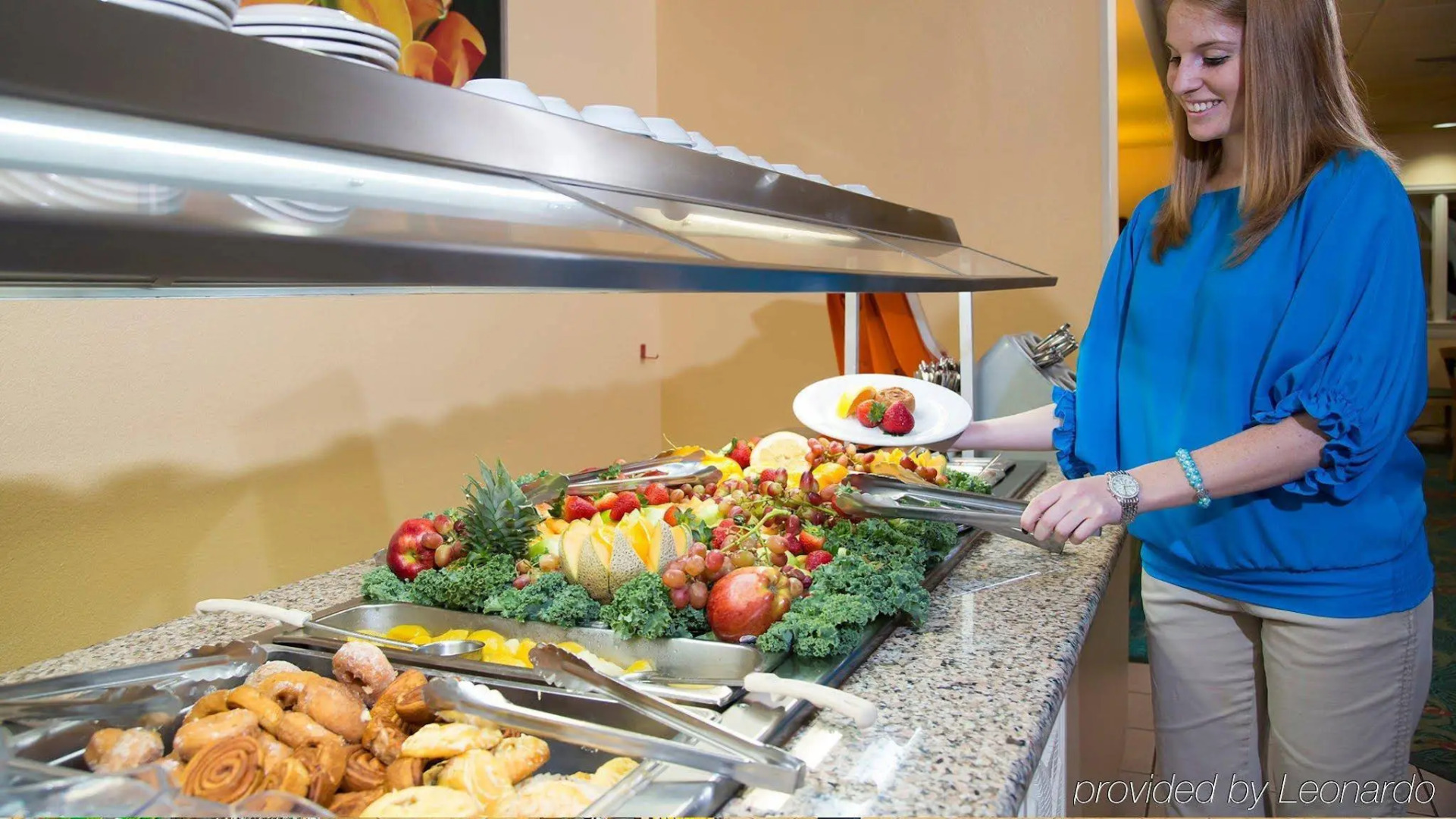 Rosen Inn, closest to Universal