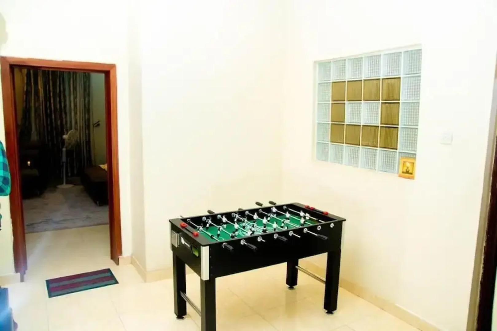 Luxury 4 BR Apt w Parking, Hot Tub, Magodo Estate