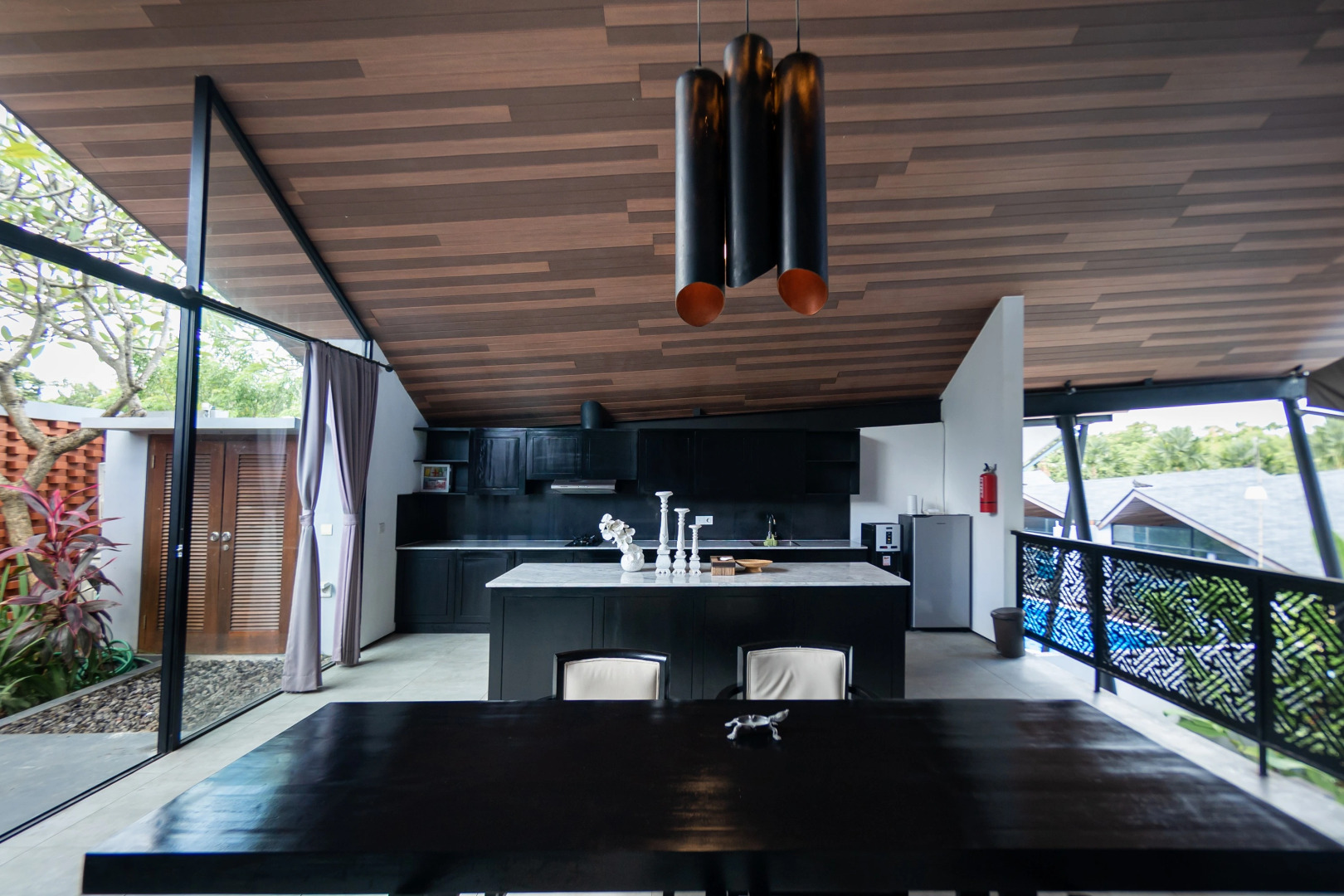 Lealands Villa By Zuzu