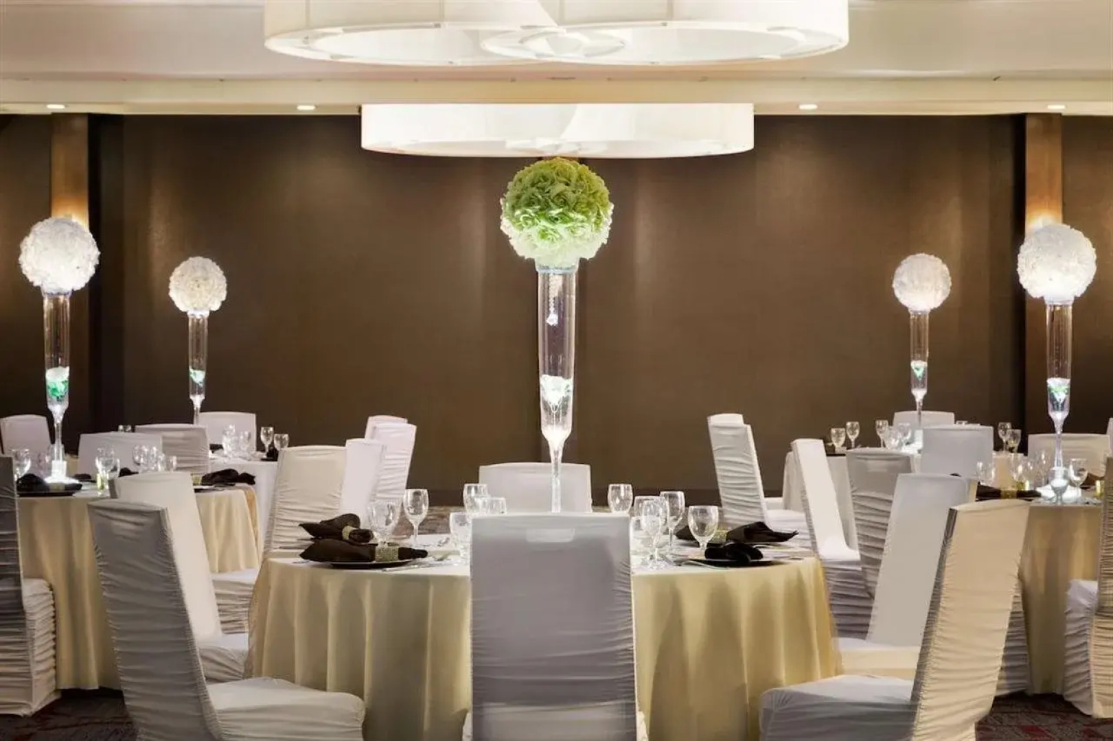 DoubleTree by Hilton Toronto Airport