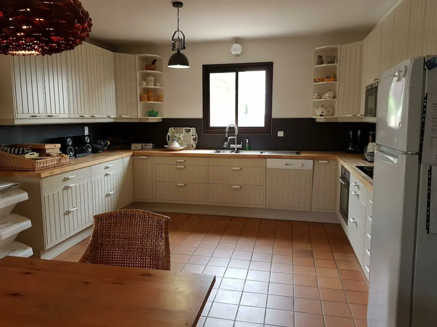 Spacious Villa With Heated Pool With Super Slide Between the Beach and Lake