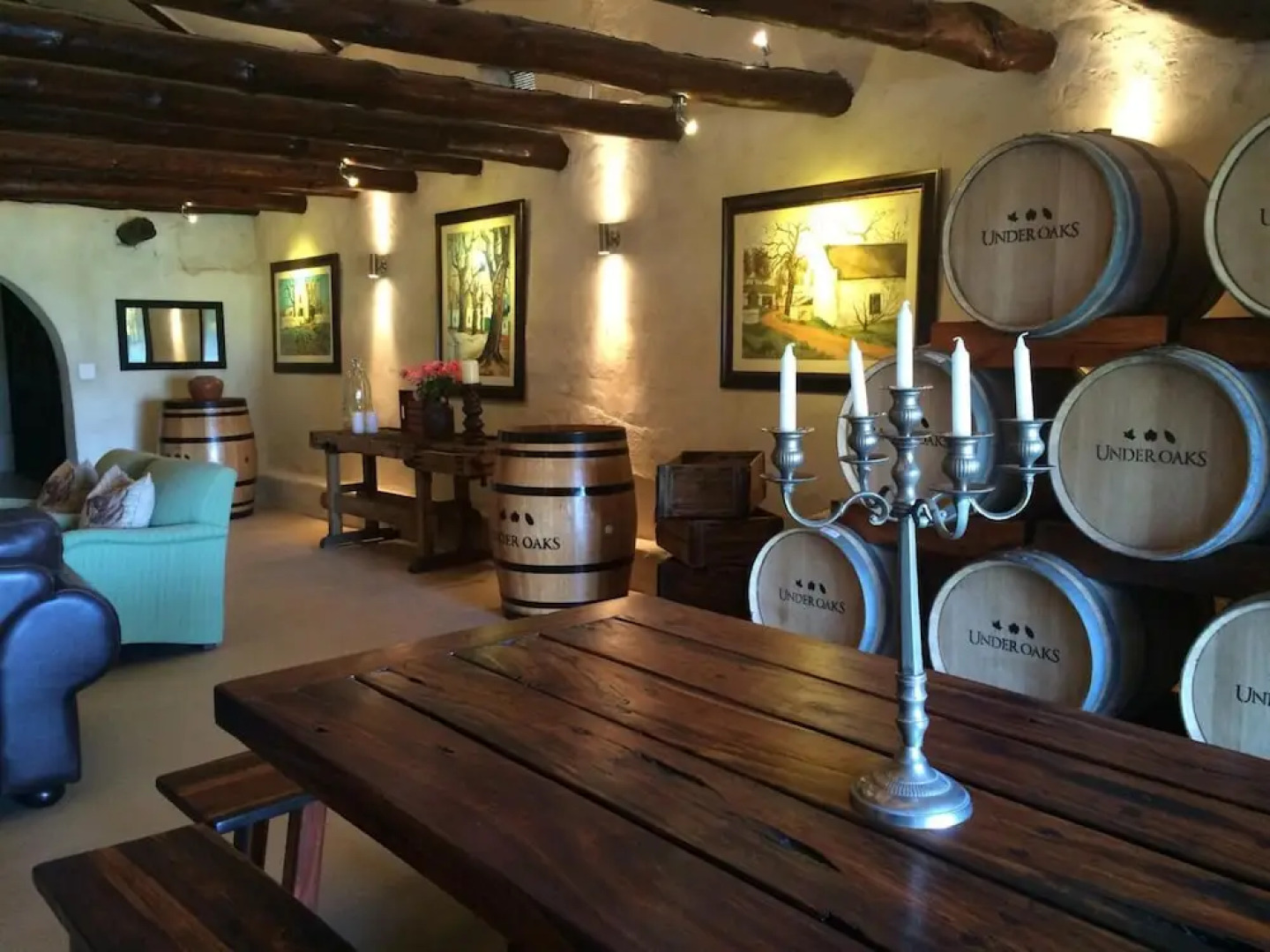 Under Oaks Guesthouse