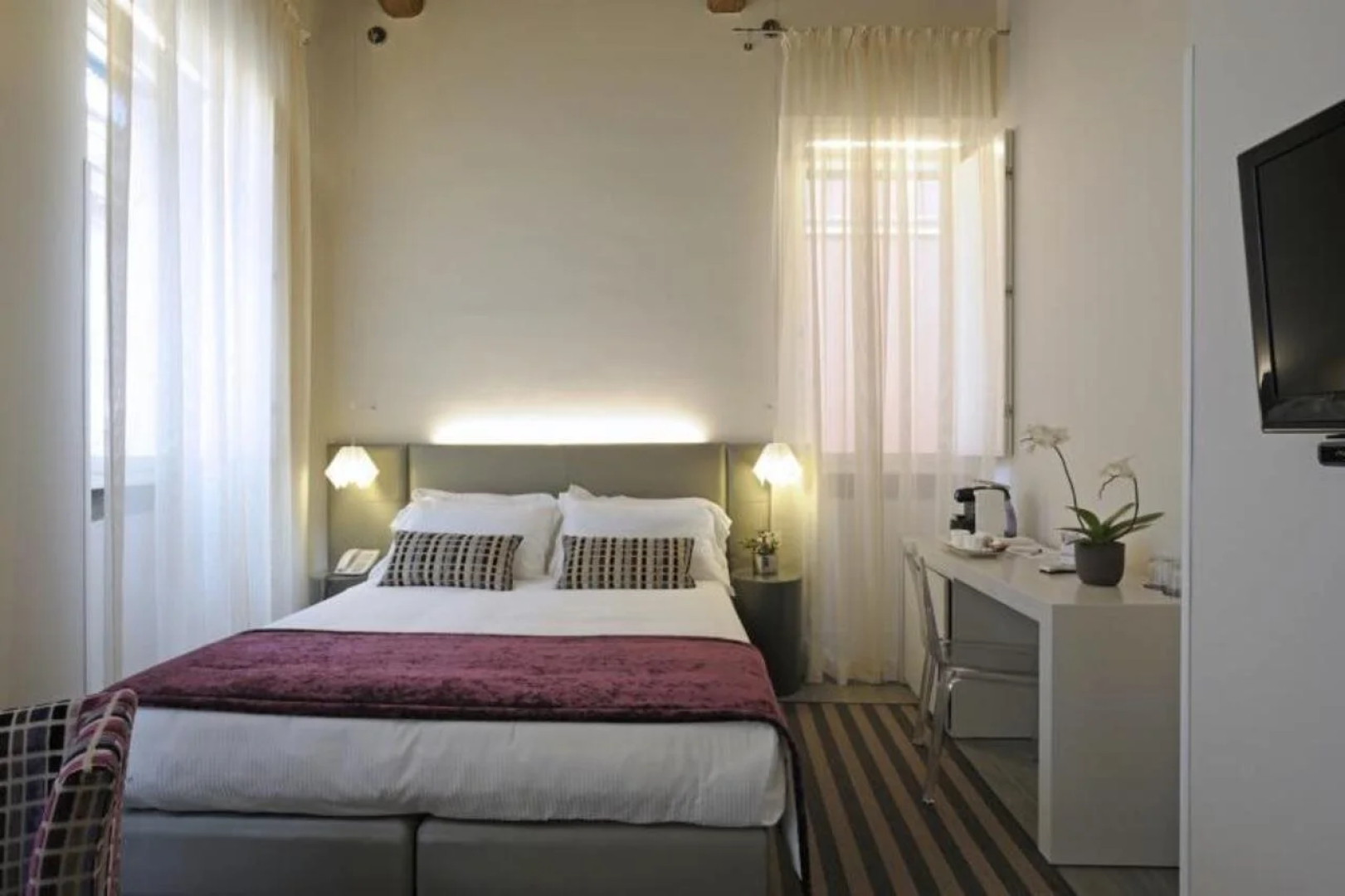 Trevi Palace Luxury Inn