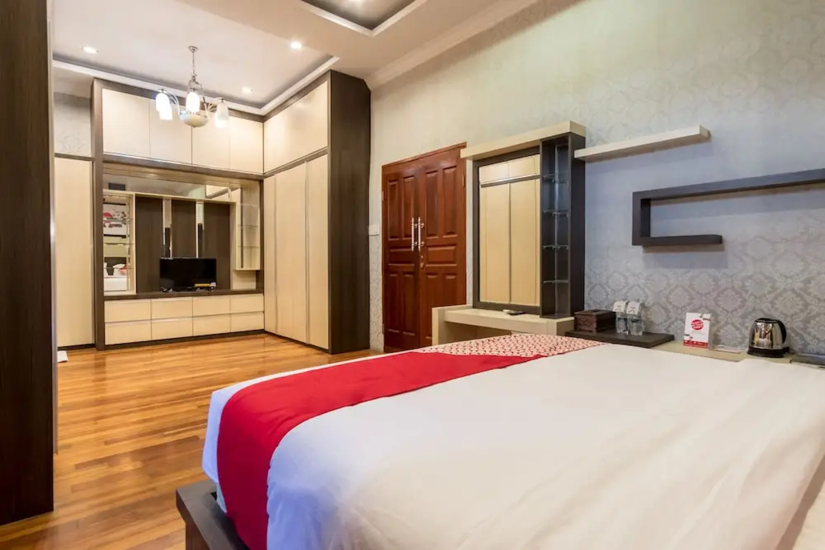 Naufal Guest House by OYO Rooms