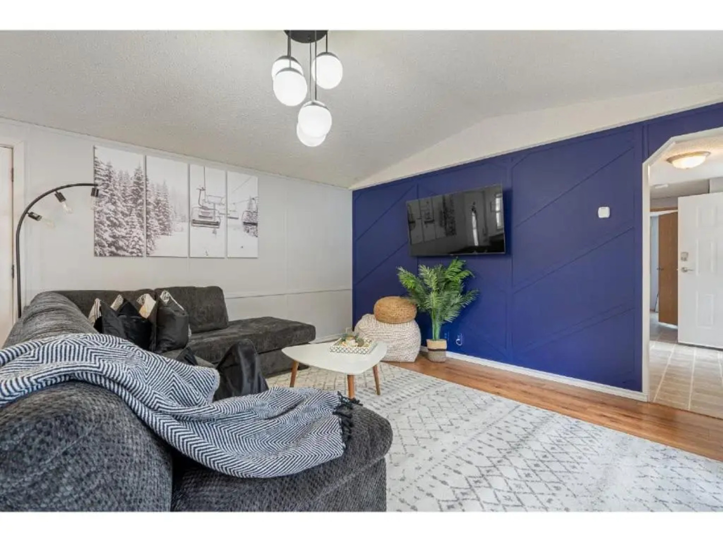 Mountain Time I Powderkeg I Firepit l King Bed