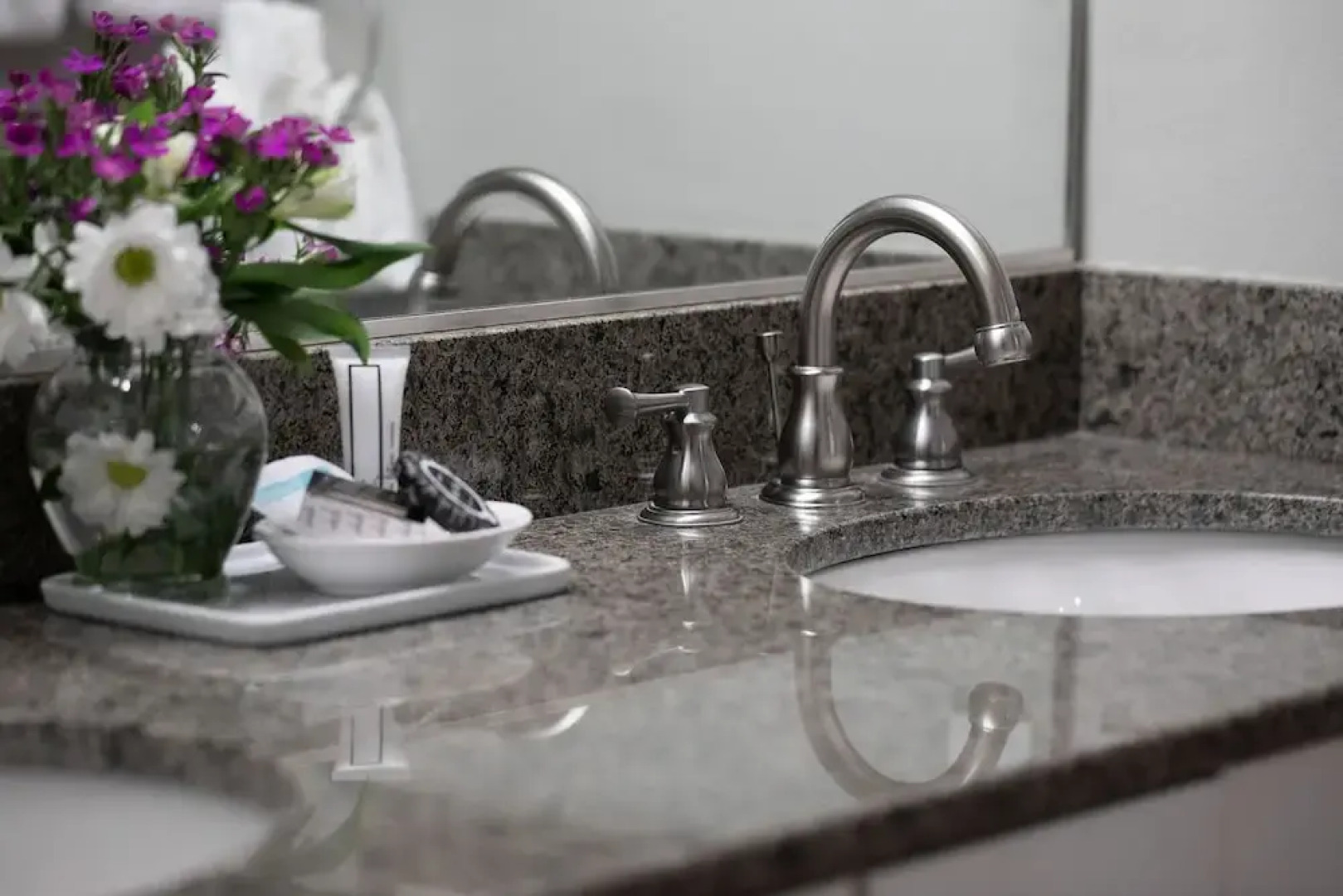 Rivertide Suites Hotel