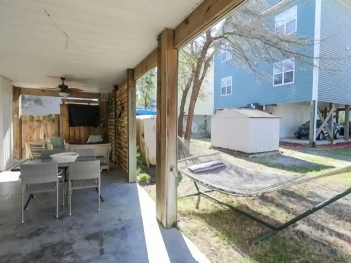 Sandy Bottoms - Relax, Unwind, And Enjoy All The Beach Has To Offer 3 Bedroom Home by Redawning