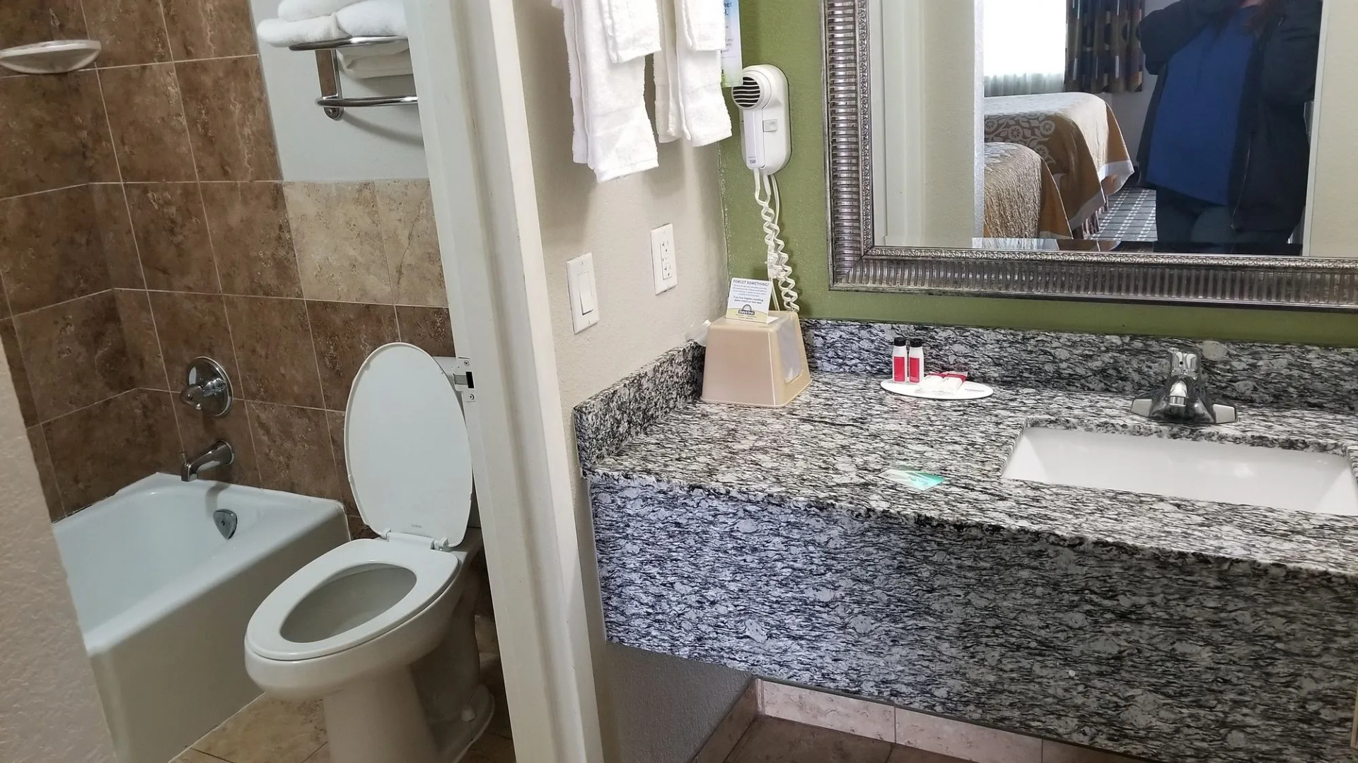 Days Inn By Wyndham West Memphis, Ar