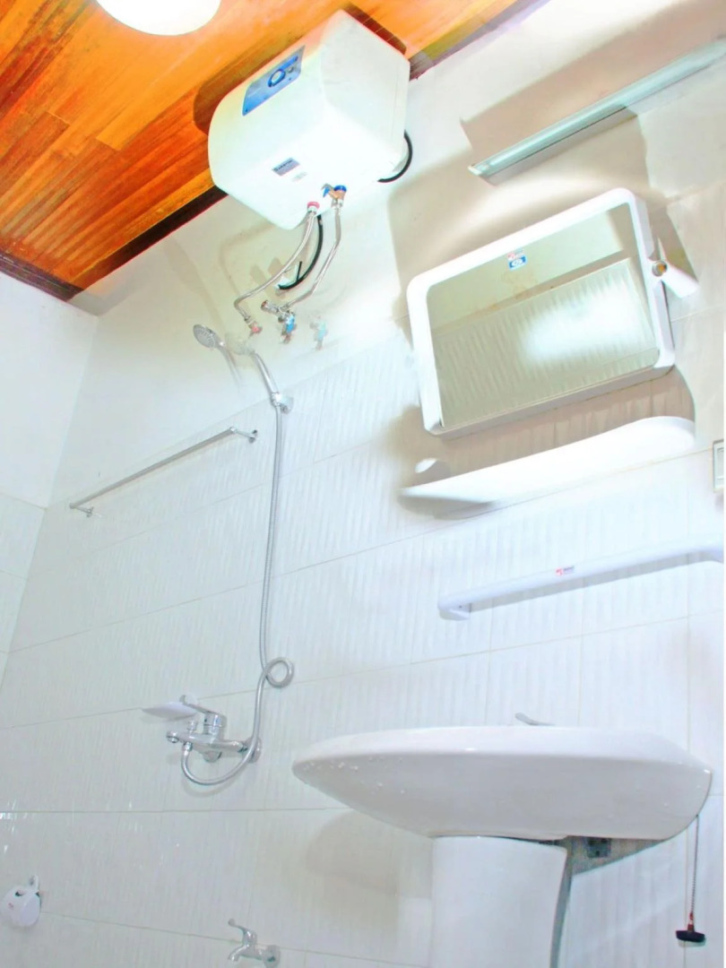 Golden Mrauk U Guest House