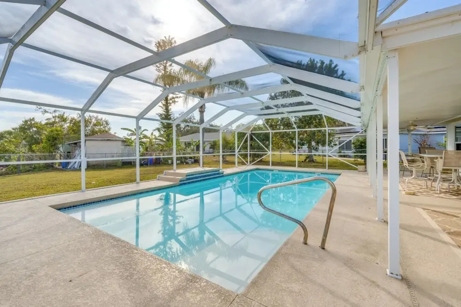 4 Mi to Warm Mineral Springs: Canal-front Getaway