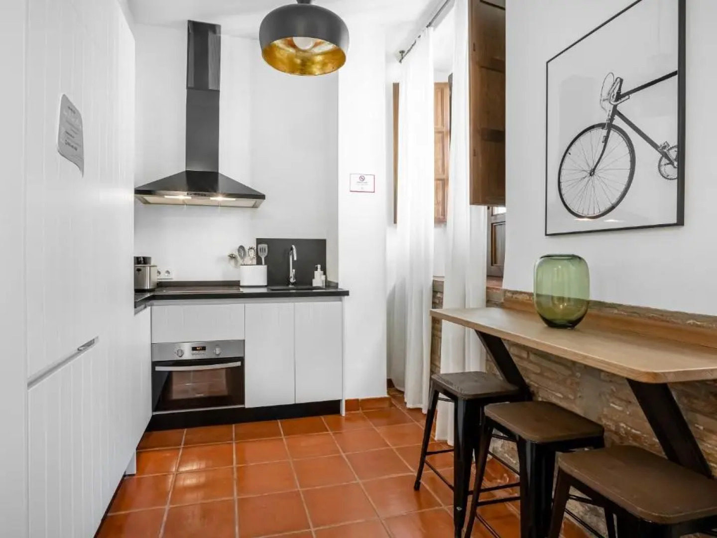 Limehome Granada Calle Sta. Ana