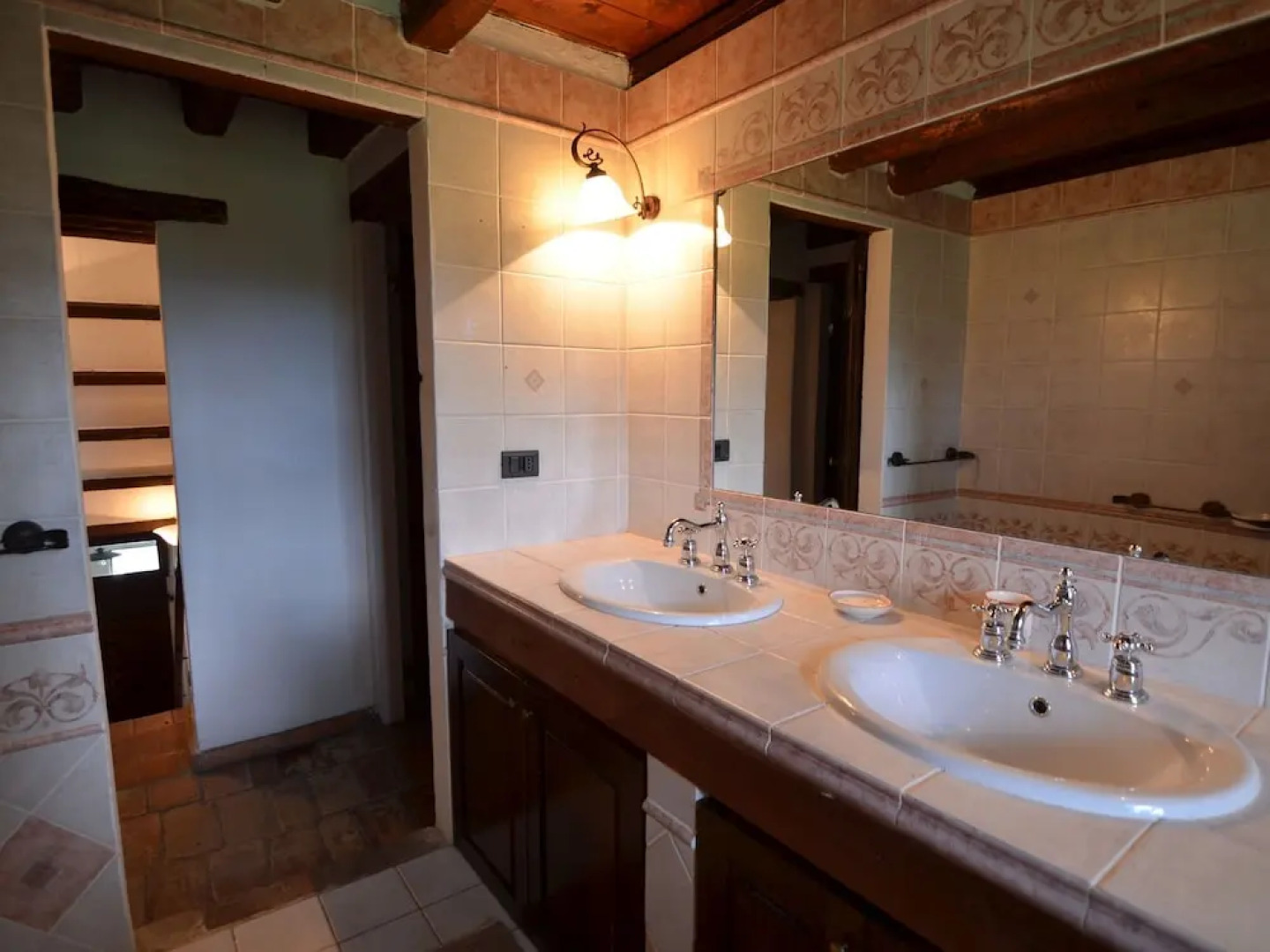 Beautiful Villa With Private Swimming Pool, Garden and Panoramic View 10-5