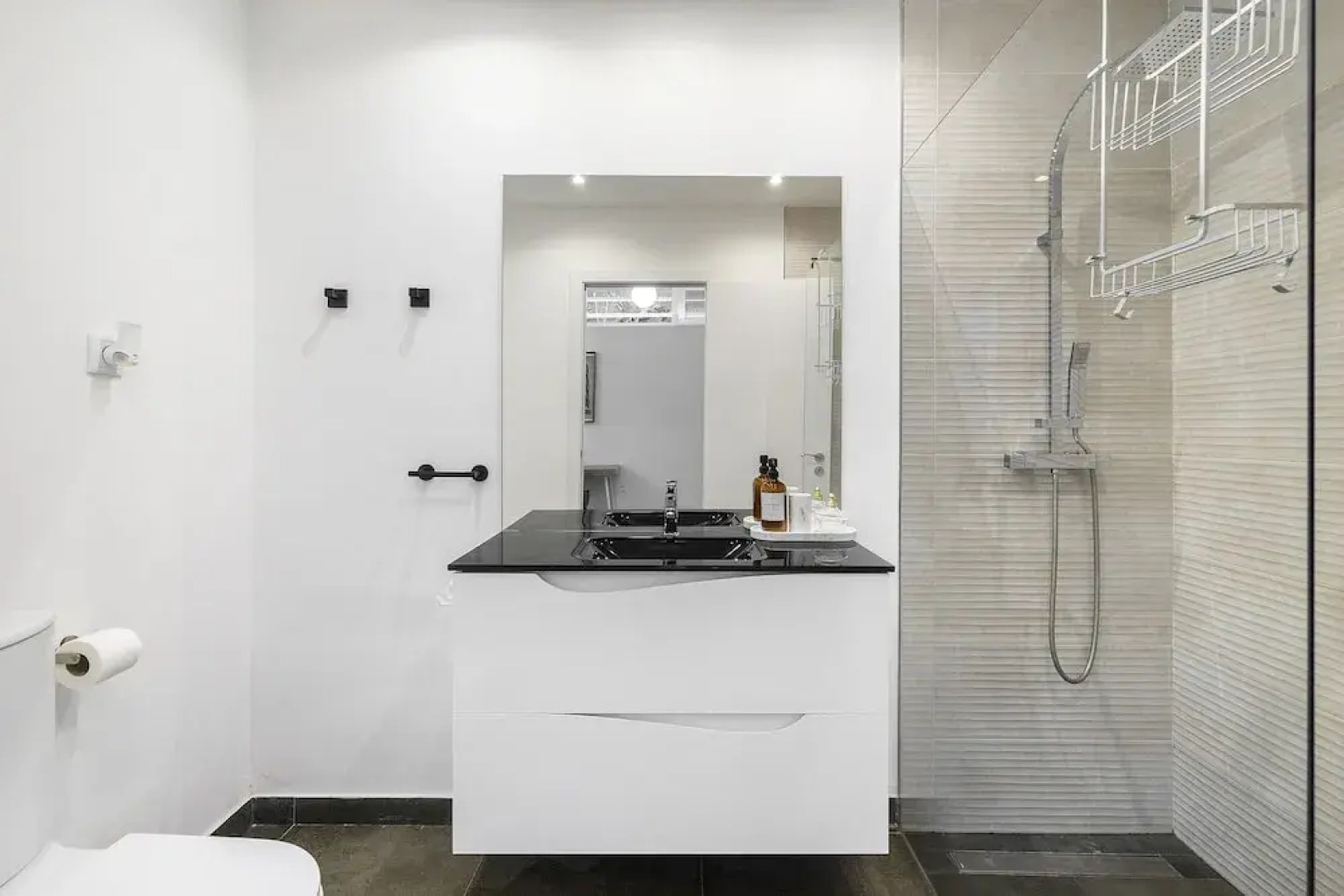 Suburban Serenity Family Home With Pool