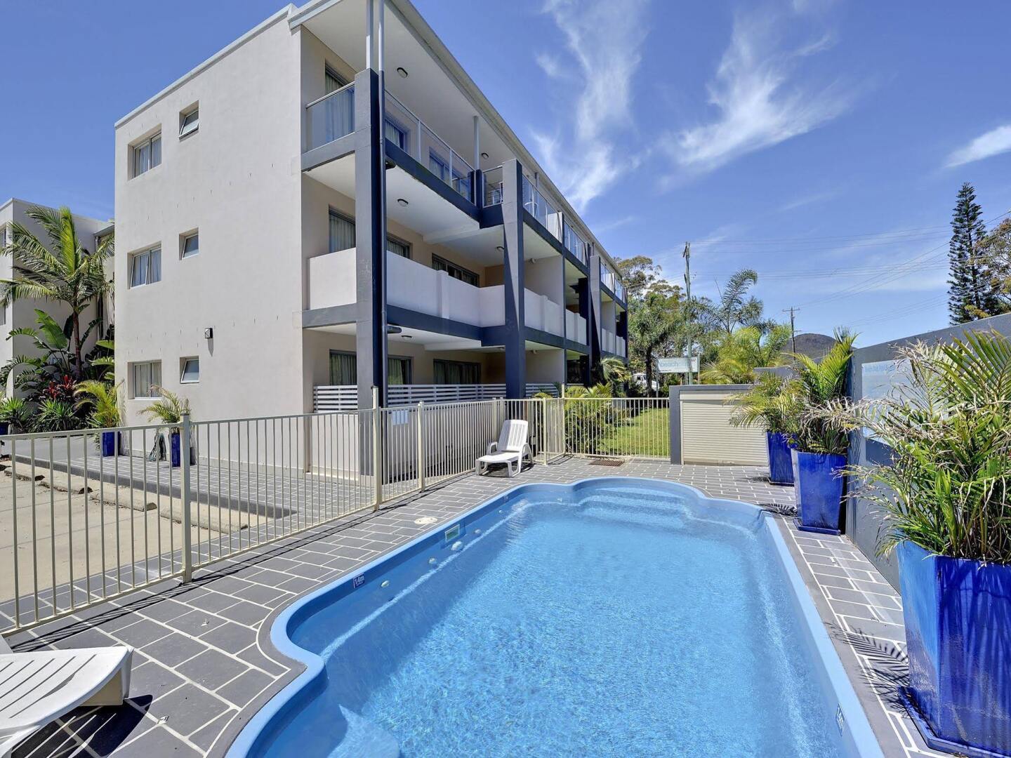 Shoal Bay Beachclub Apartments