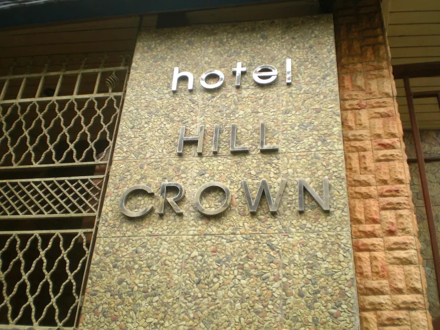 Hill Crown Retreat