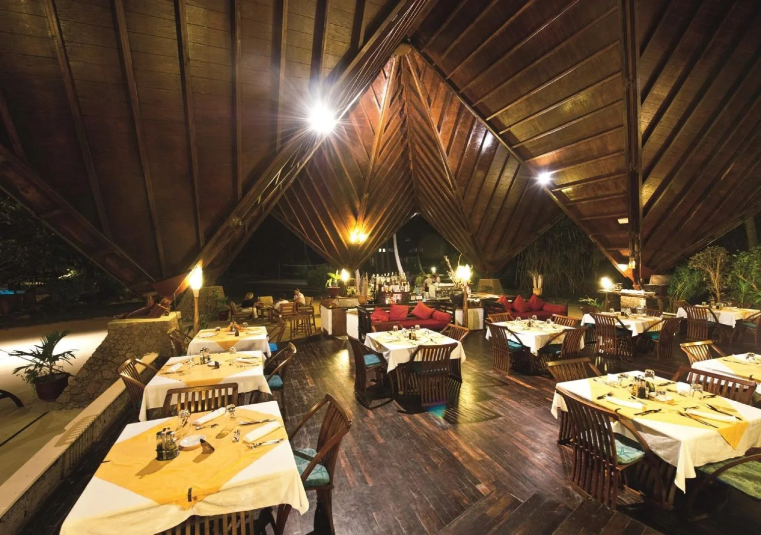 New Emerald Cove Hotel