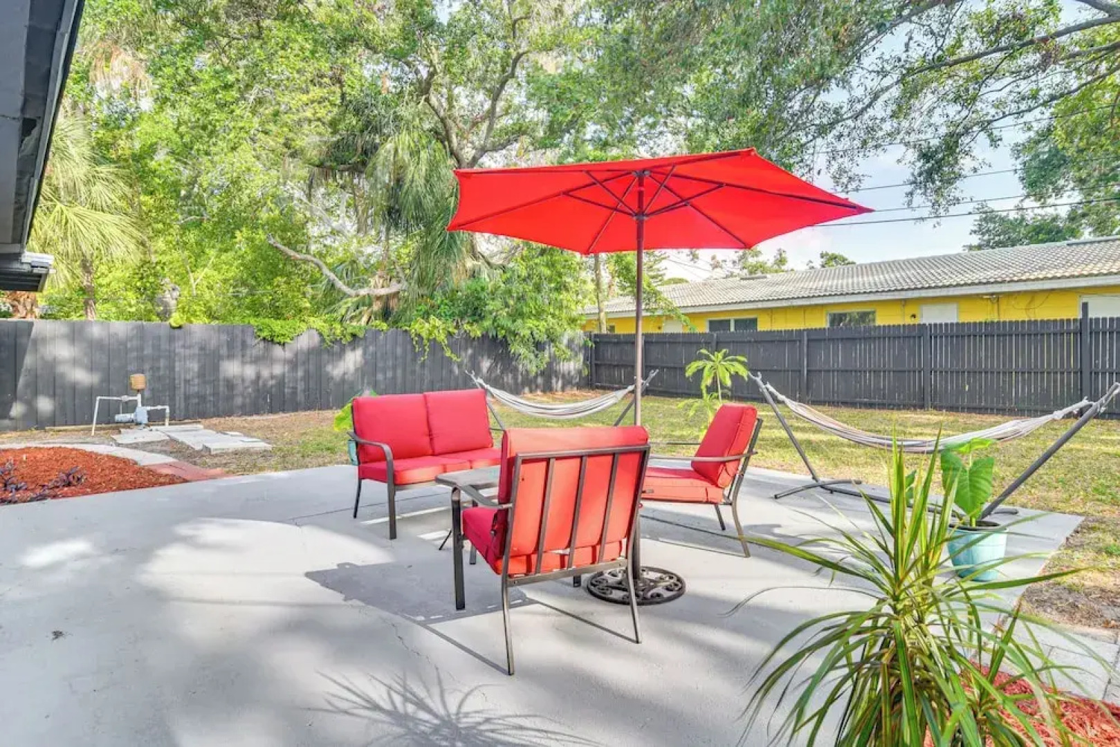 2 Mi to Beach: Family Getaway w/ Yard in St Pete!