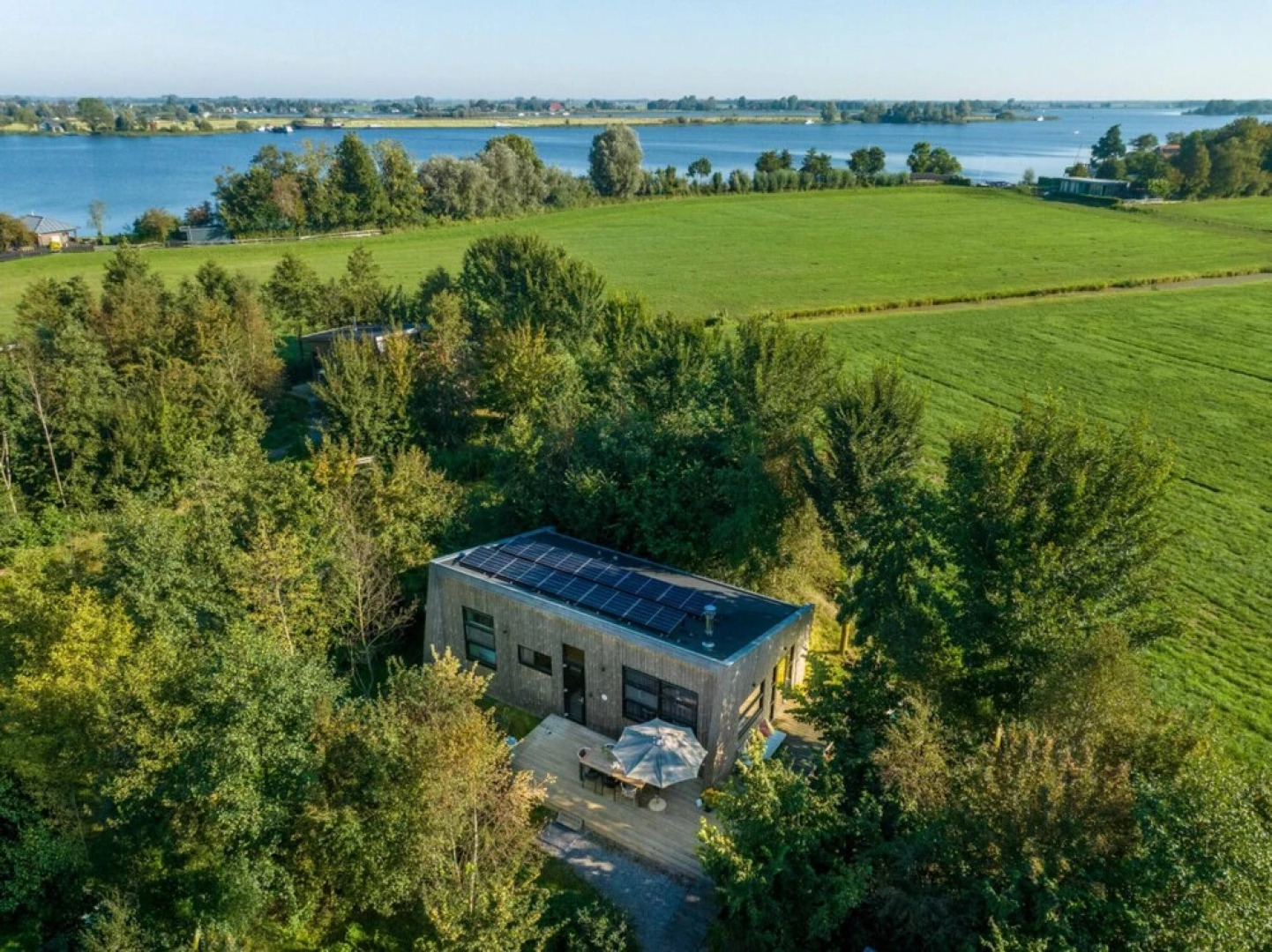 Waterlodge Goudule in Nes