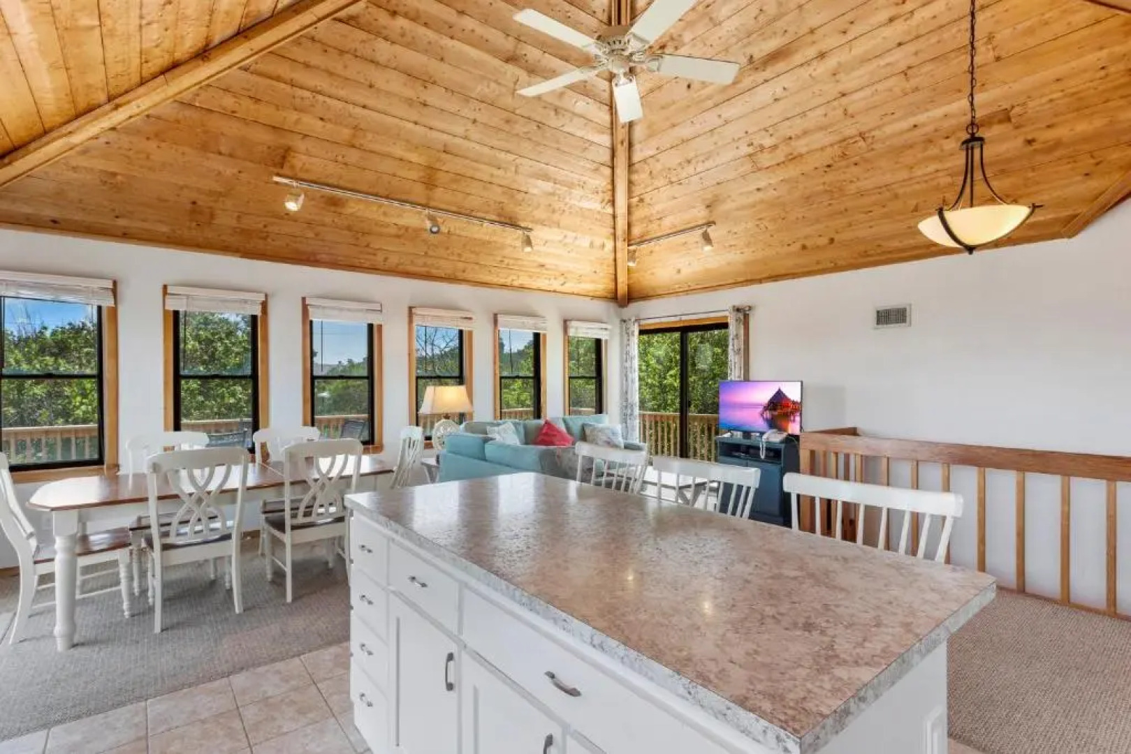 1100 - La Maison De Geezer